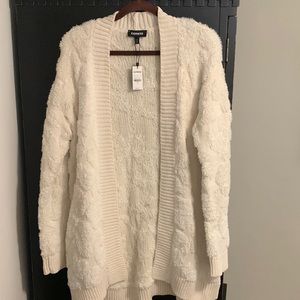 EXPRESS brand new wt puffed leopard detail perfect for fall.